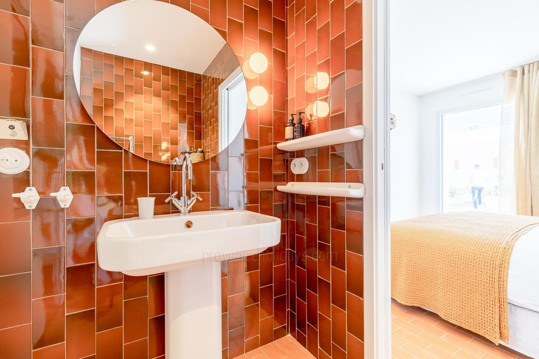 51 - Maison Bardot: Villa: Bathroom