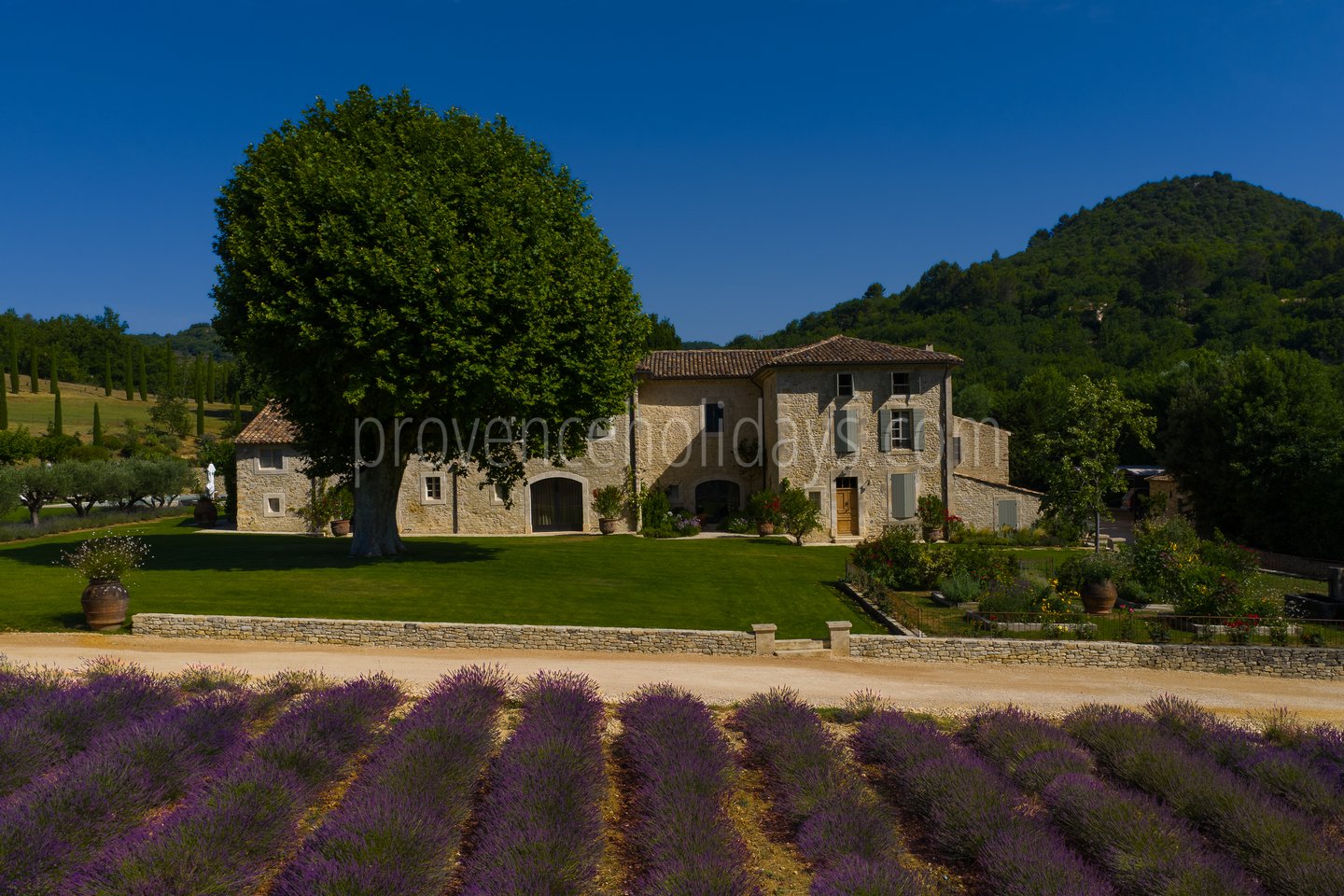 109 - Mas des Cascades: Villa: Exterior