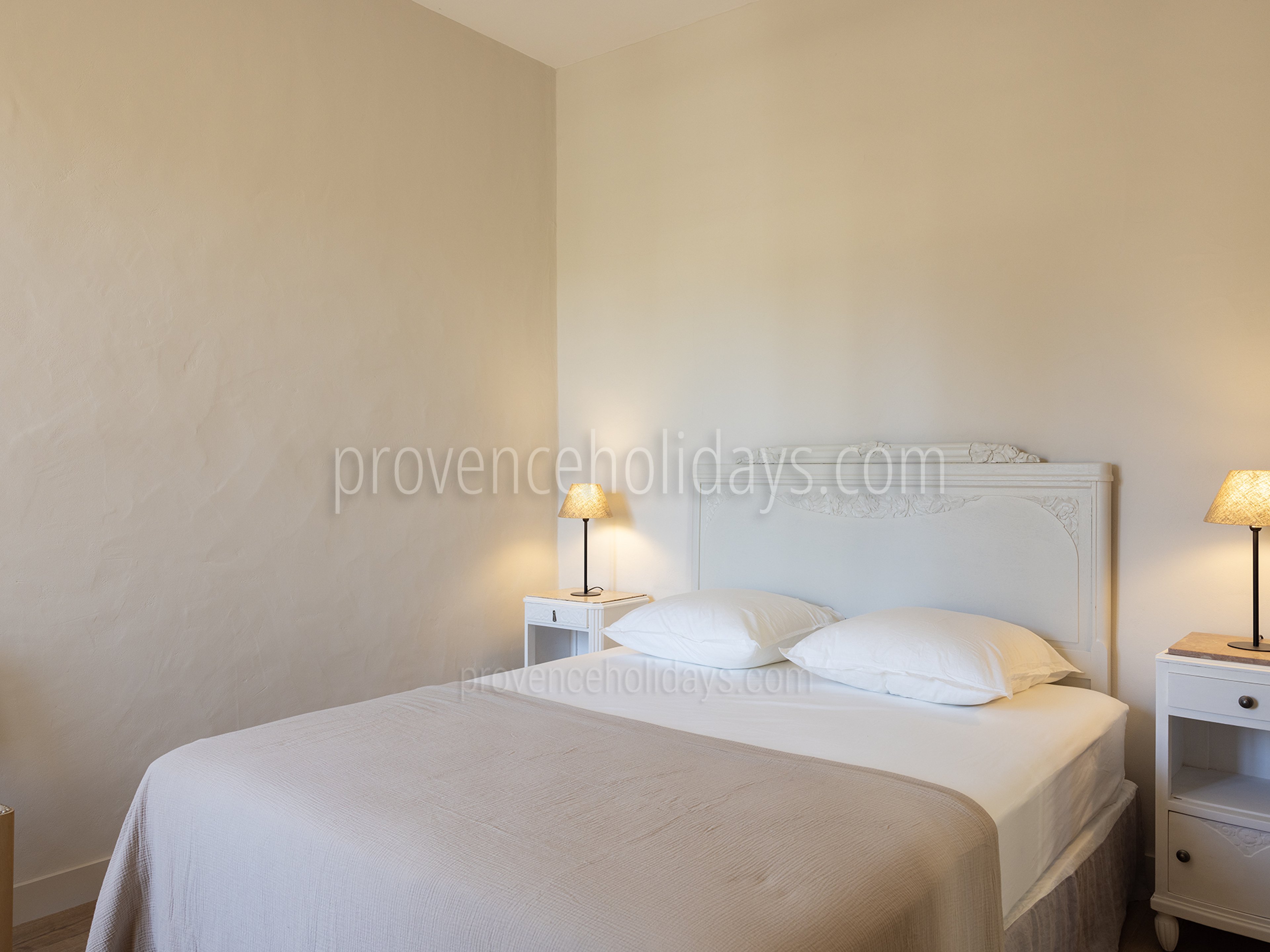 3 - Maison de la Chapelle: Villa: Bedroom