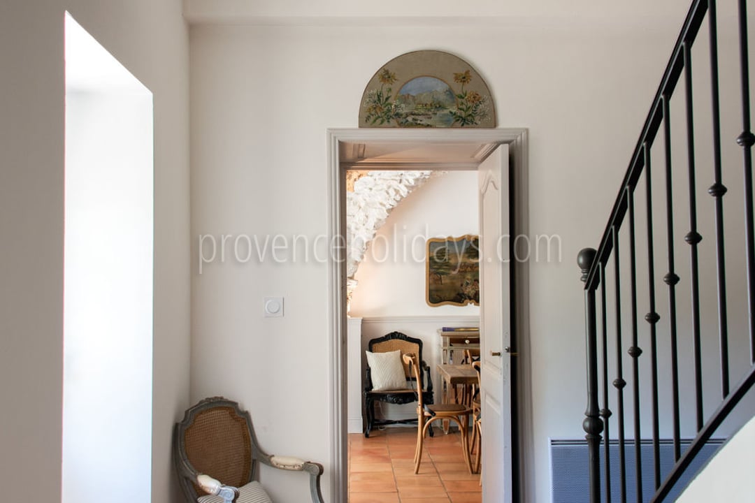 27 - Mas Mouriès: Villa: Interior
