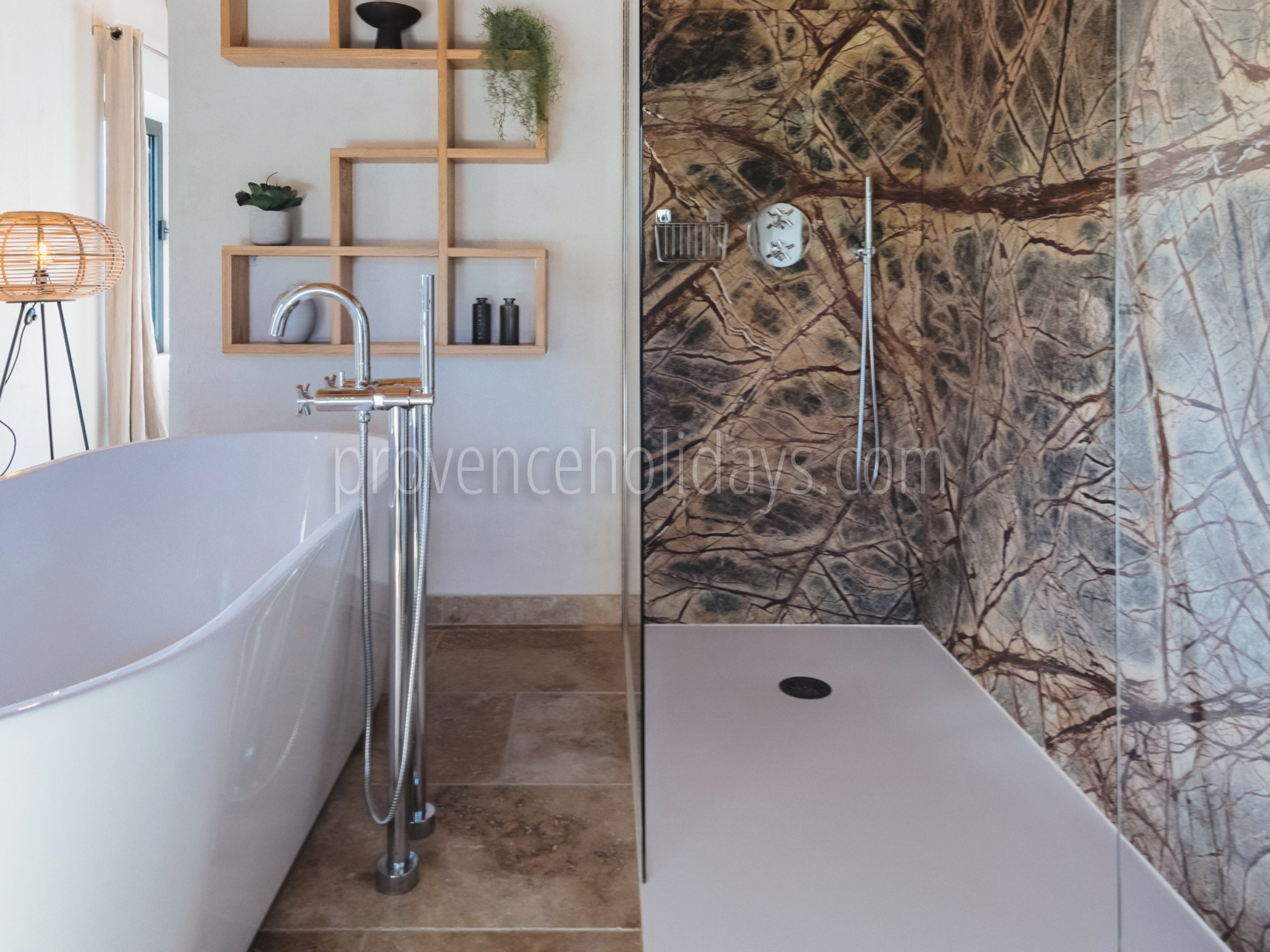 20 - Mas des Cerisiers: Villa: Bathroom