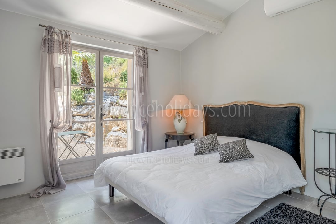 29 - Mas des Songes: Villa: Bedroom