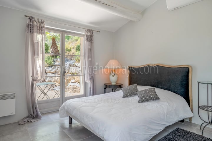 29 - Mas des Songes: Villa: Bedroom