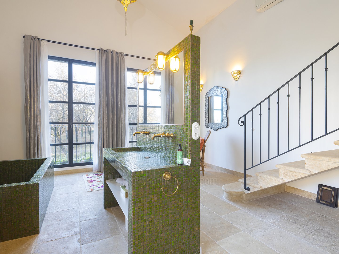 46 - Bastide de Goult: Villa: Interior