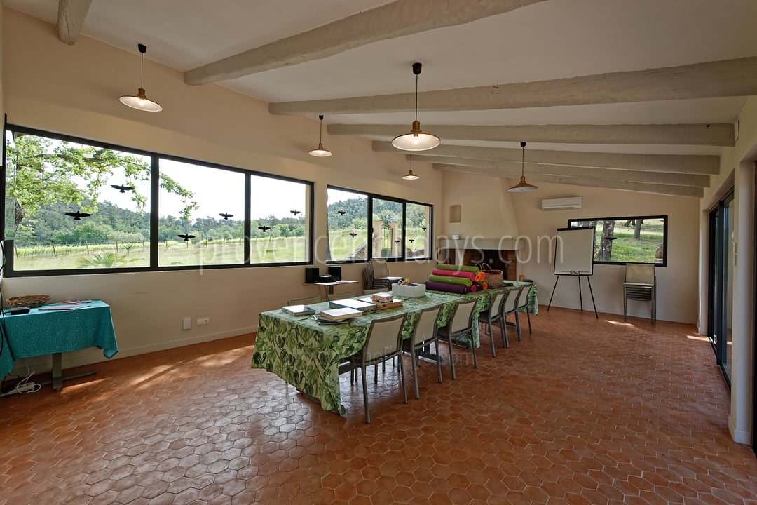 69 - Villa Garrigue: Villa: Interior