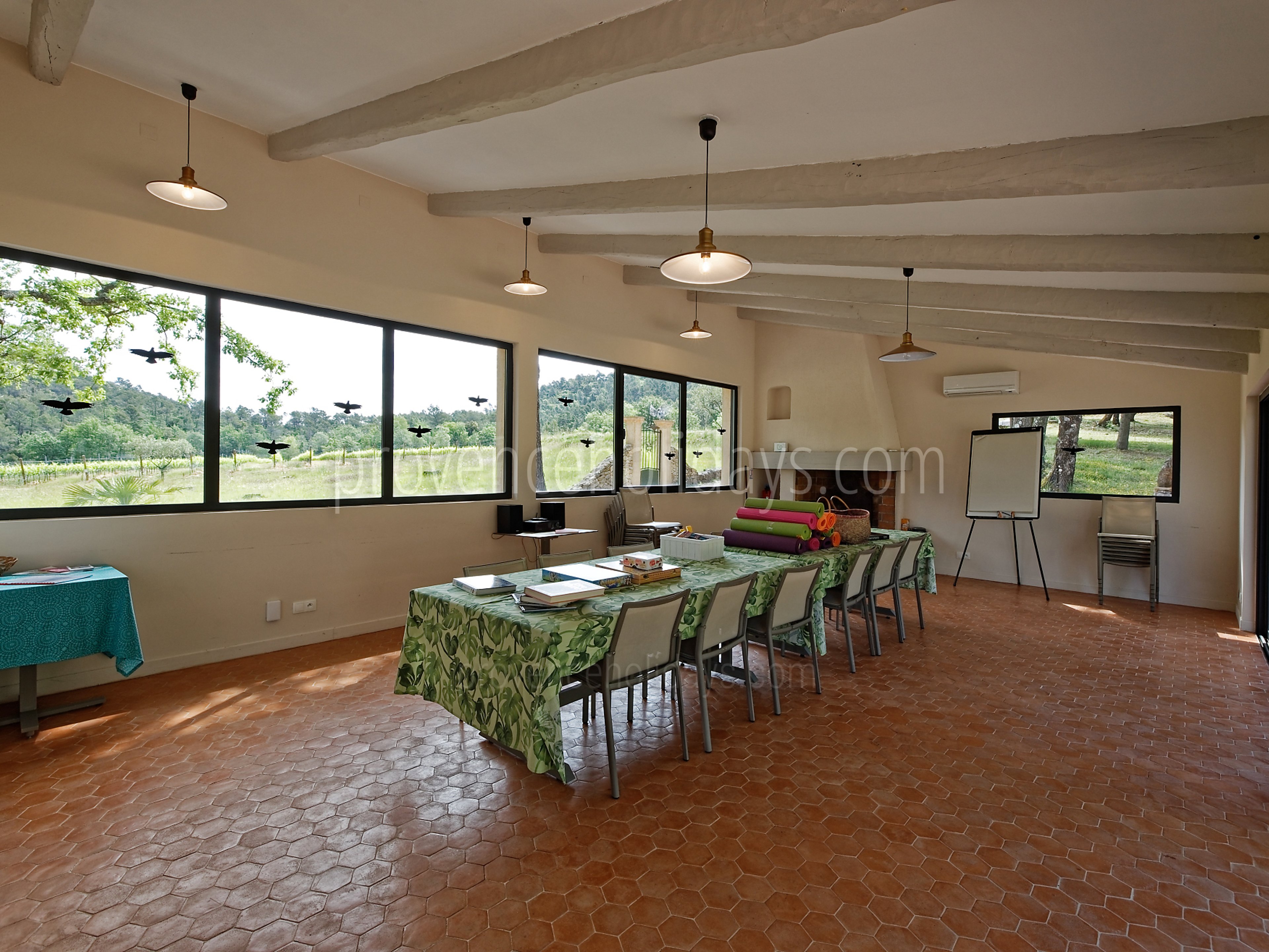 69 - Villa Garrigue: Villa: Interior