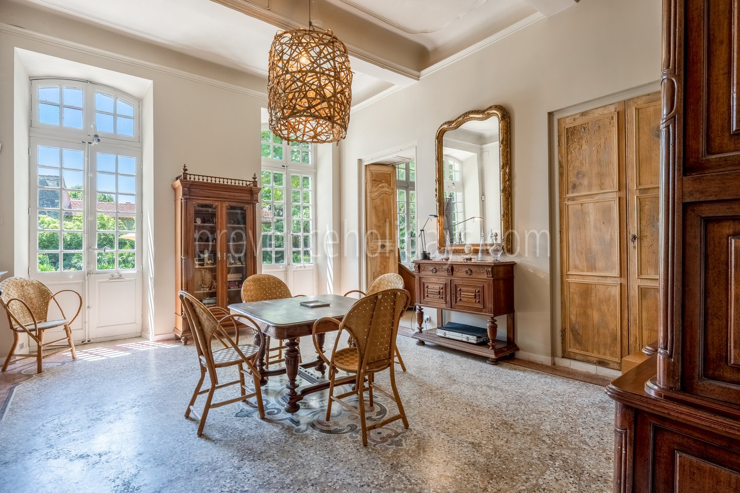 53 - La Bastide du Millénaire: Villa: Interior