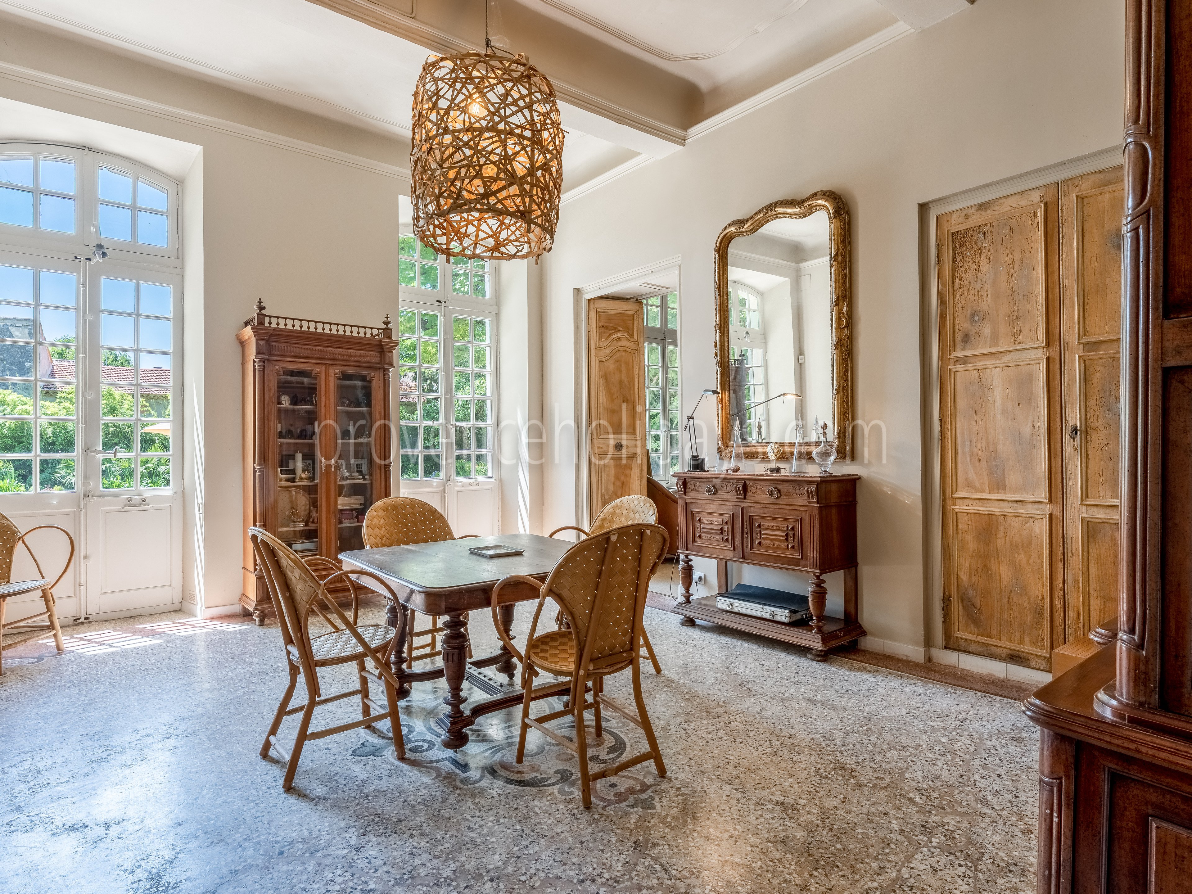 53 - La Bastide du Millénaire: Villa: Interior