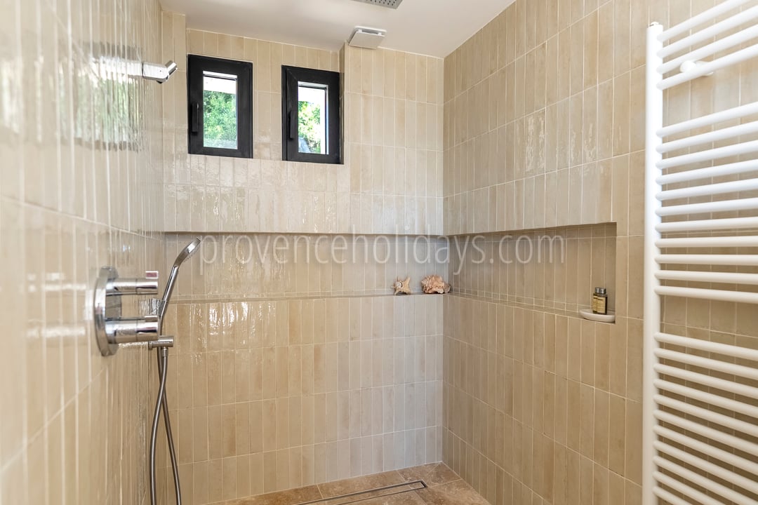 18 - Villa Lagon: Villa: Bathroom