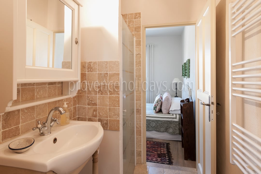 66 - Mas Pont-du-Gard: Villa: Bathroom