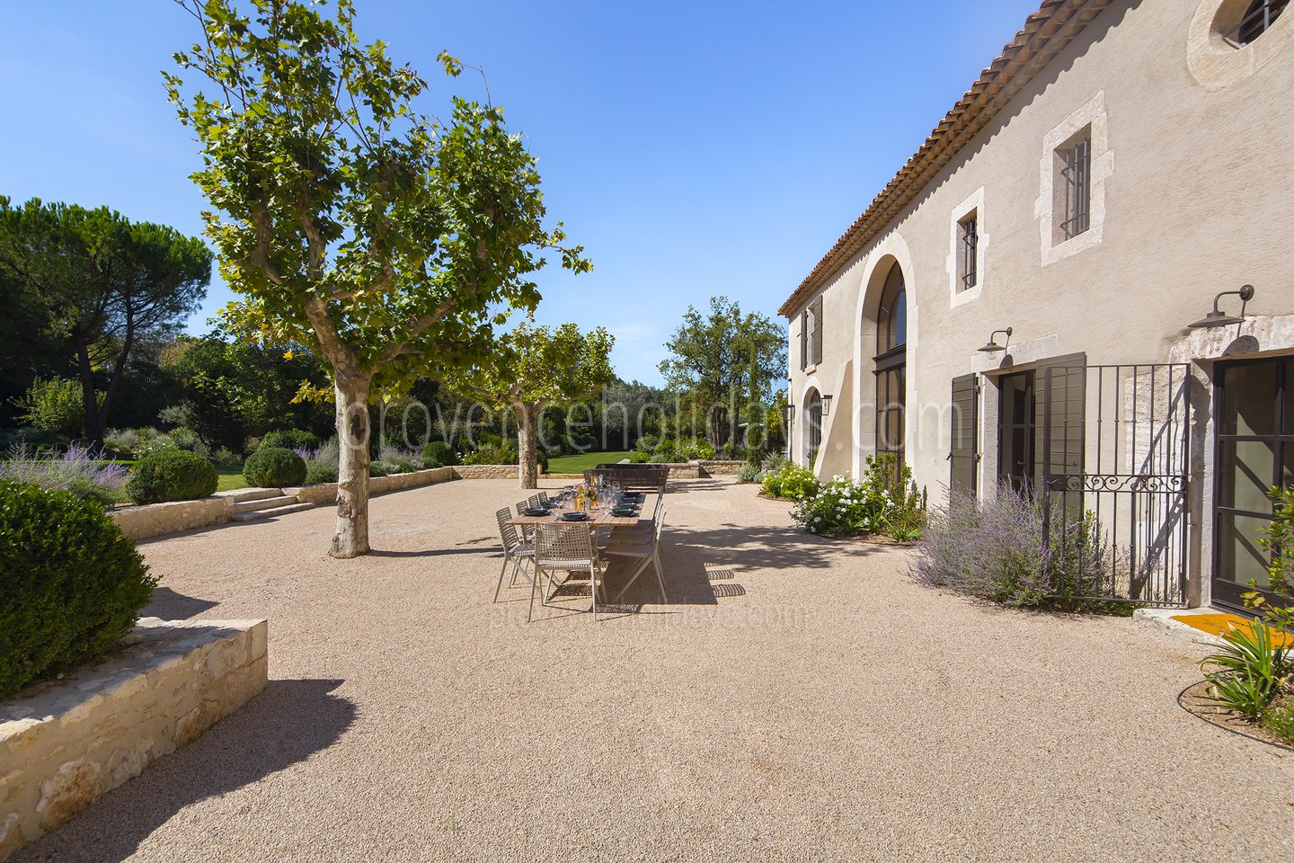 13 - Mas du Paradis: Villa: Exterior