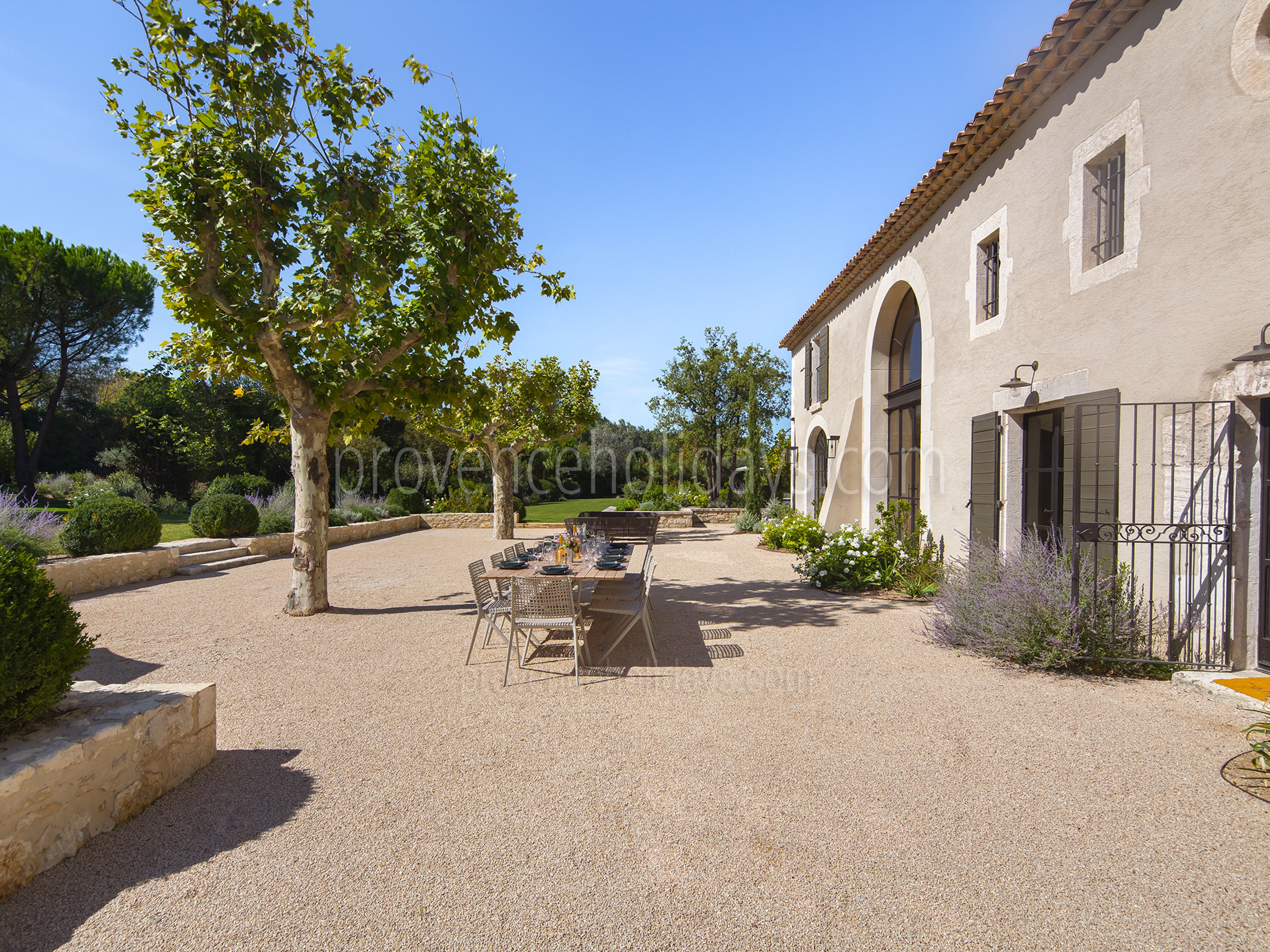 13 - Mas du Paradis: Villa: Exterior