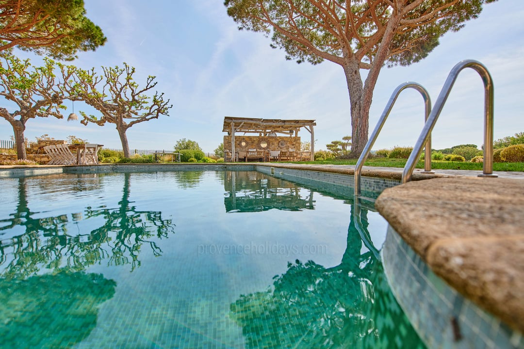 7 - Coteaux Serene: Villa: Pool