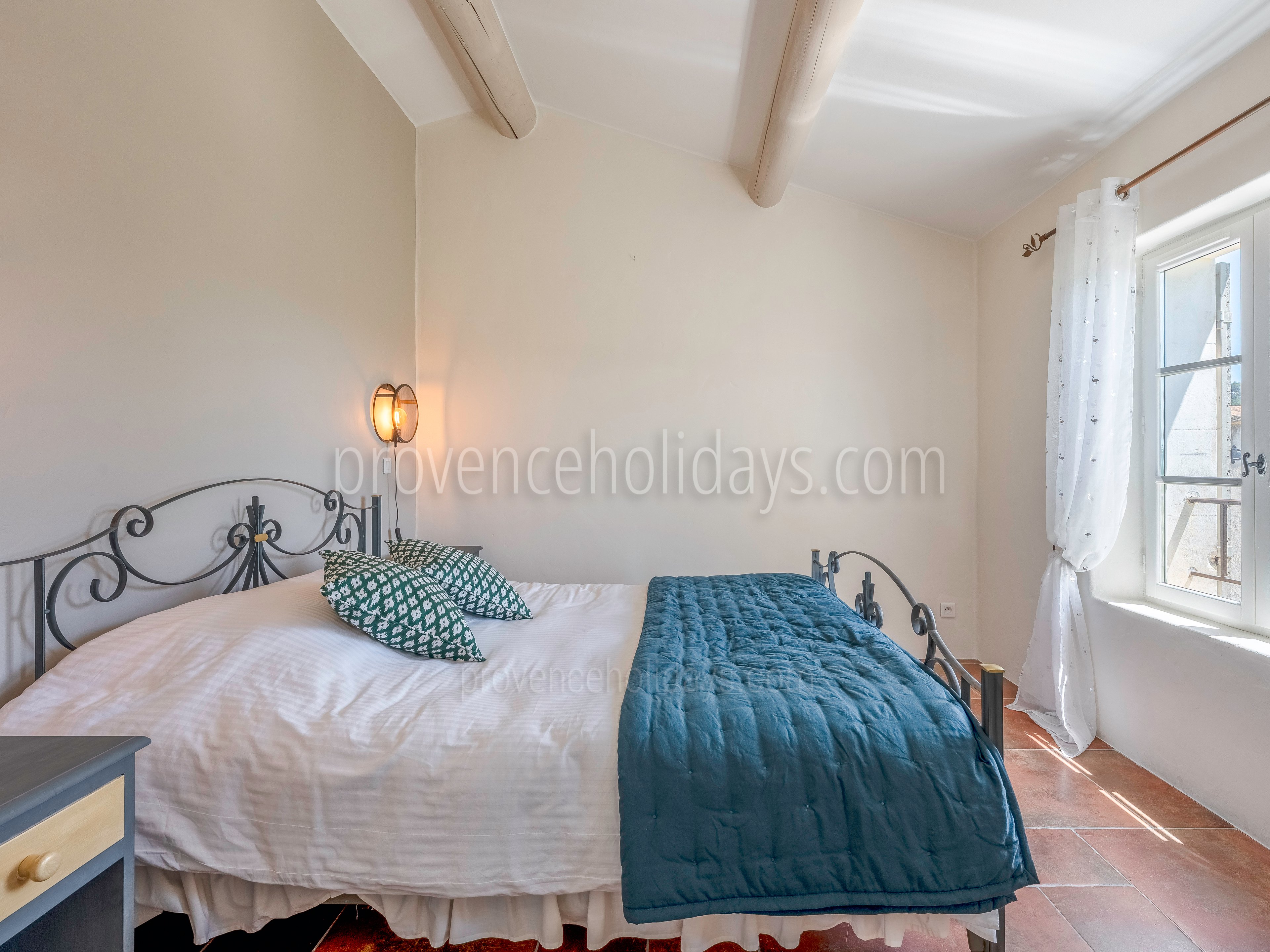 26 - Mas des Songes: Villa: Bedroom