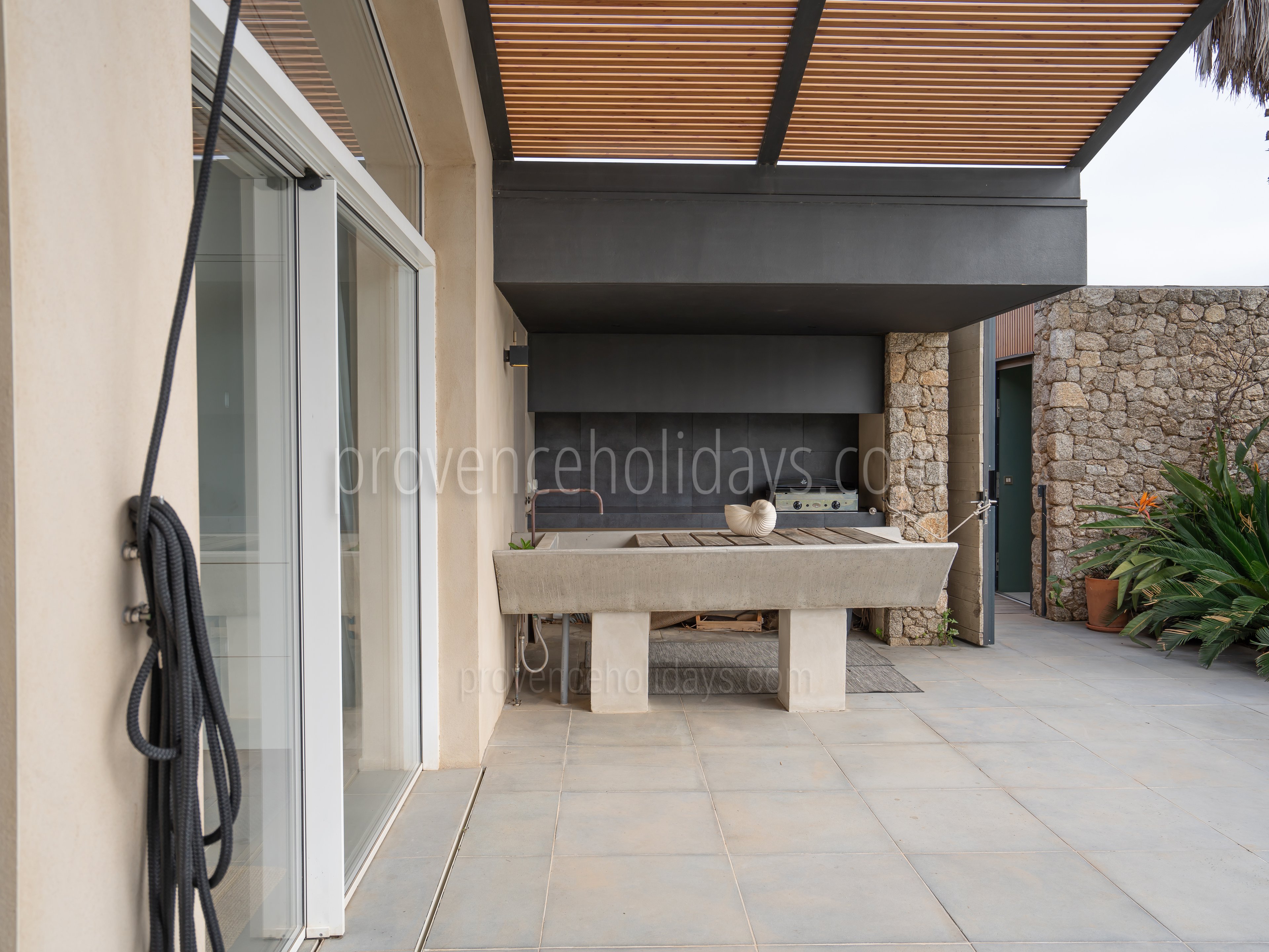 24 - Refuge d\'Azur: Villa: Exterior