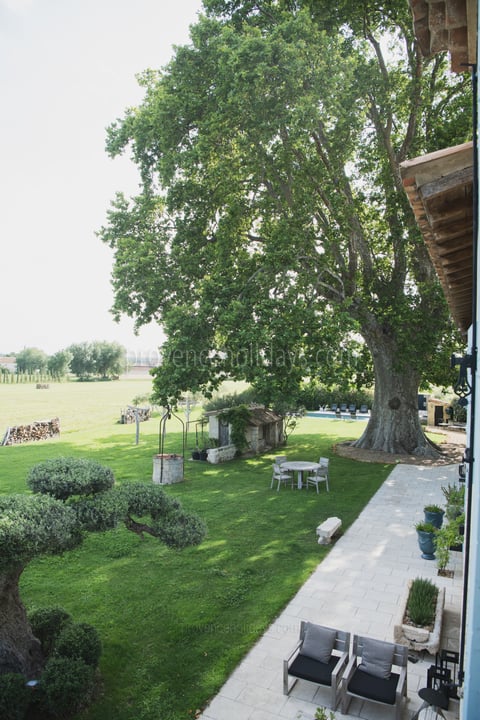 9 - Mas d\'Images: Villa: Exterior