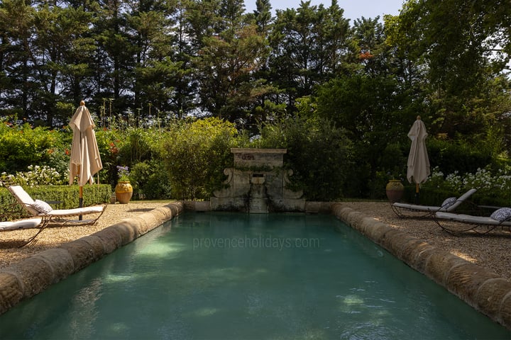 4 - Bastide Provençale: Villa: Pool