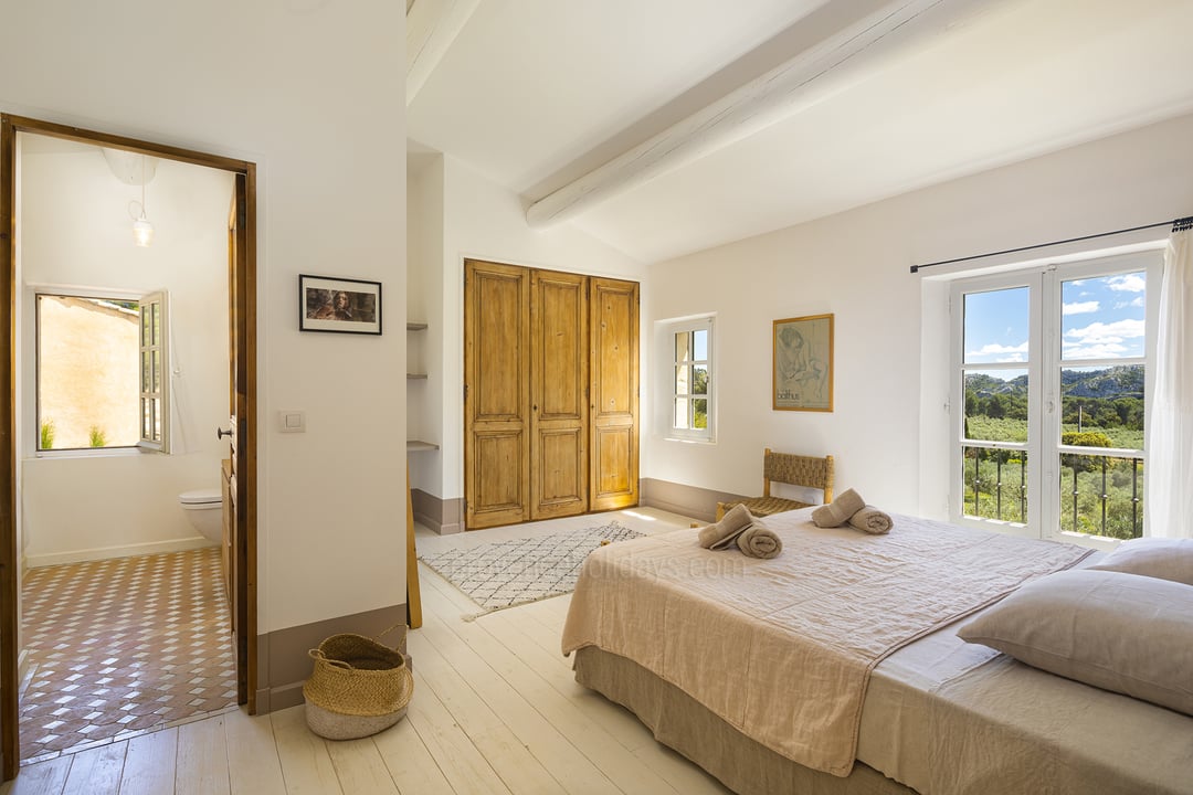 3 - Mas des Cyprès: Villa: Bedroom