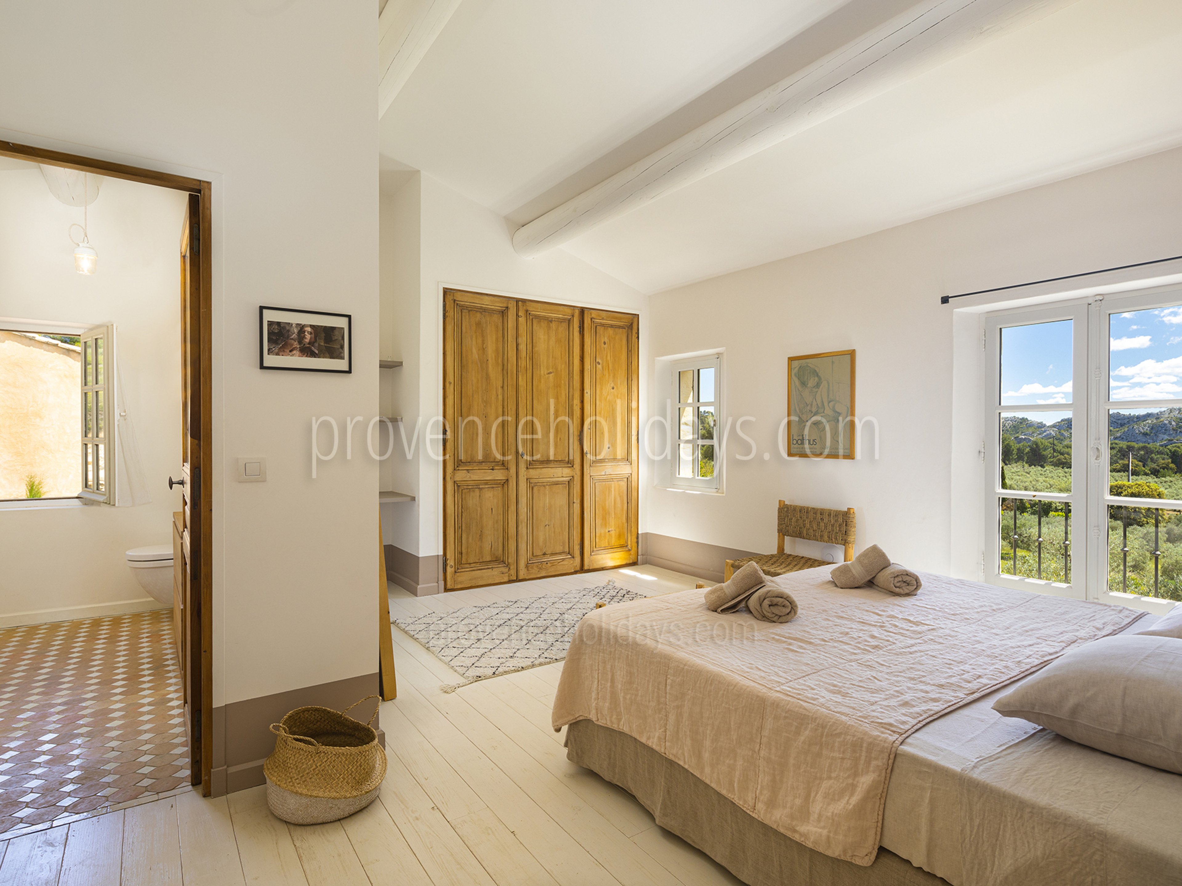 3 - Mas des Cyprès: Villa: Bedroom