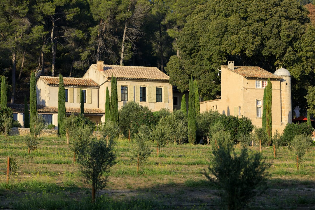 Luxury holiday rental with a heated pool in the Alpilles