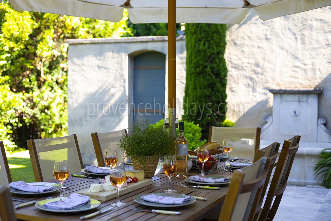 17 - Maison des Oliviers: Villa: Exterior