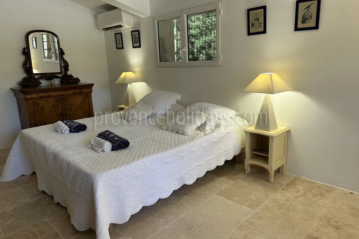 17 - Gerenoveerd huis in Fontvieille: Villa: Bedroom