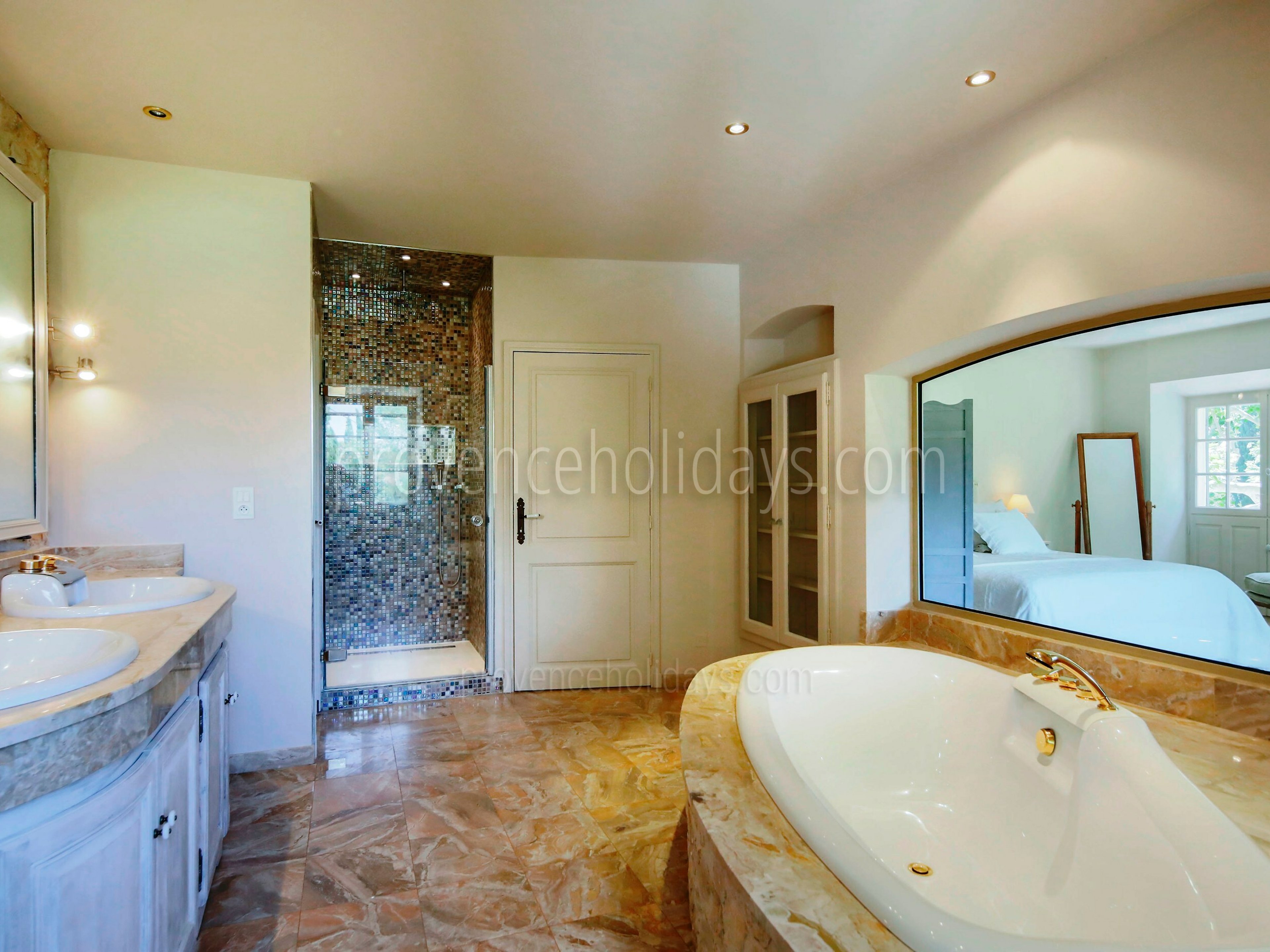 32 - Mas Luna: Villa: Bathroom