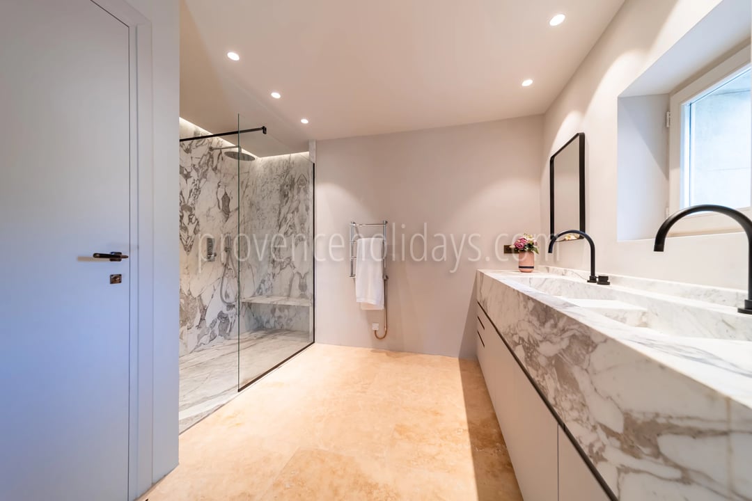 19 - Provençal residence in Bonnieux: Villa: Interior