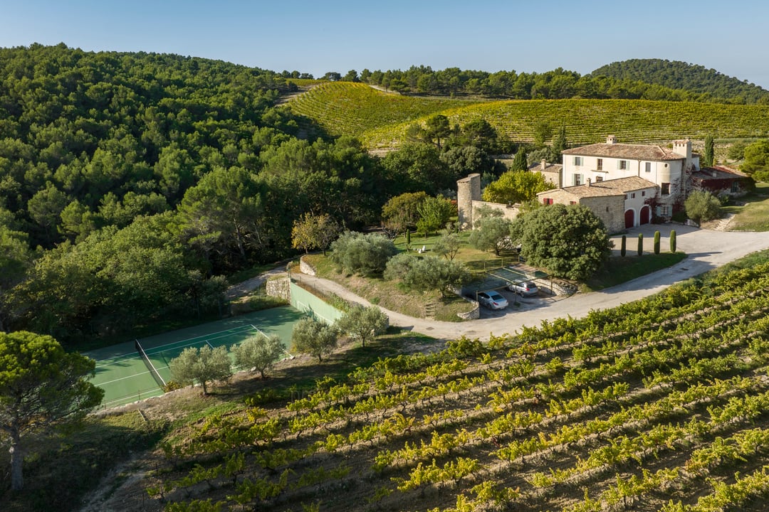 Belle maison de campagne avec court de tennis privé