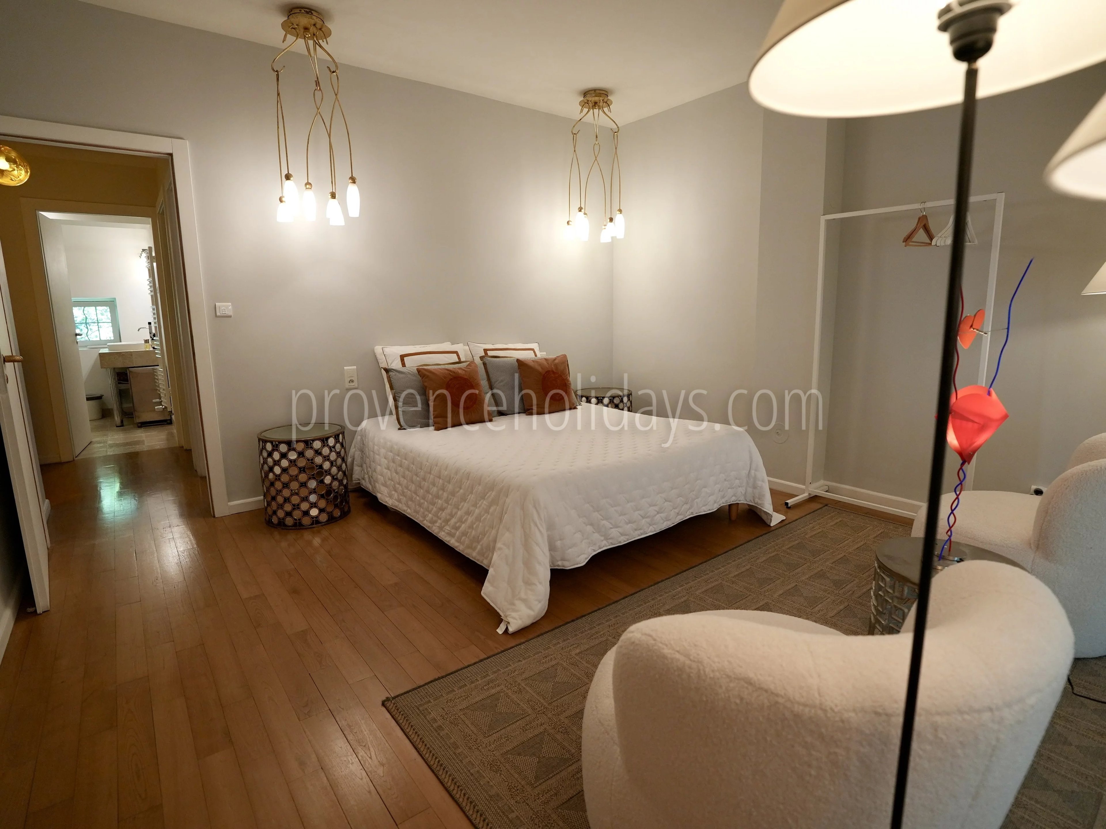 24 - Stone estate in Eygalières: Villa: Bedroom