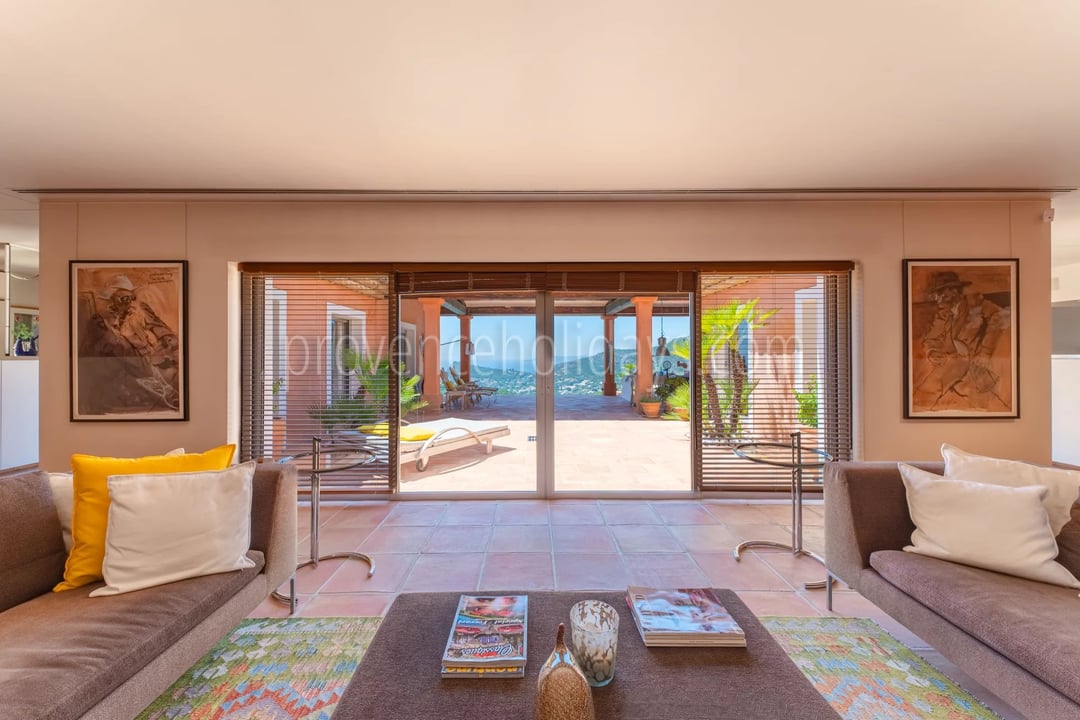 3 - Zeitgenössische Villa in Rayol-Canadel-sur-Mer: Villa: Interior