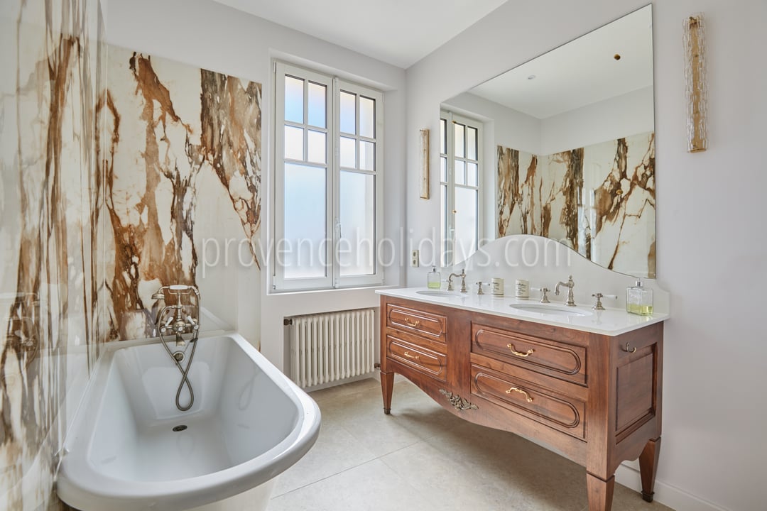42 - Le Reflet d\'Aix: Villa: Bathroom 1