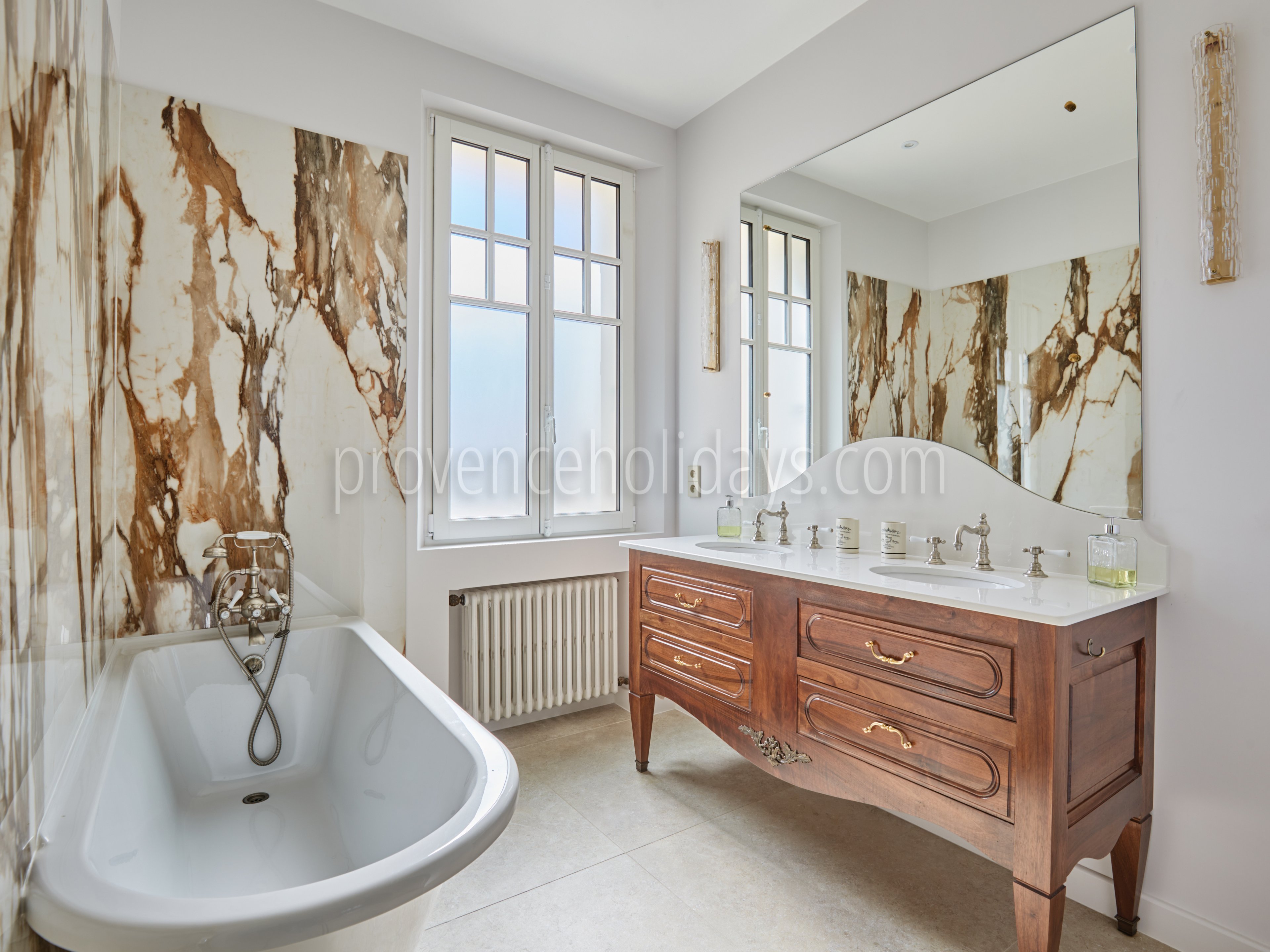 42 - Le Reflet d\'Aix: Villa: Bathroom 1