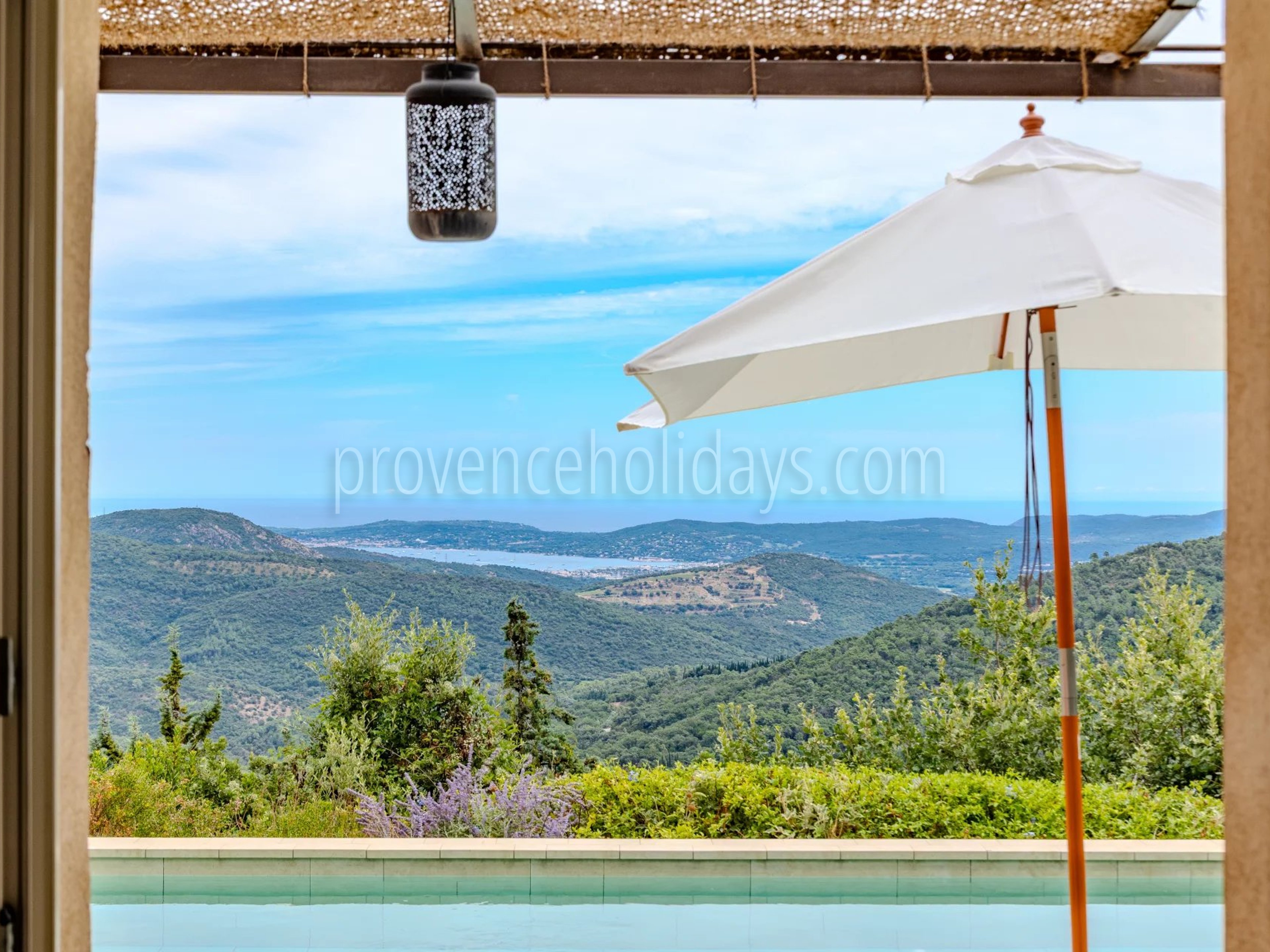 2 - Villa with sauna in La Garde-Freinet: Villa: Exterior