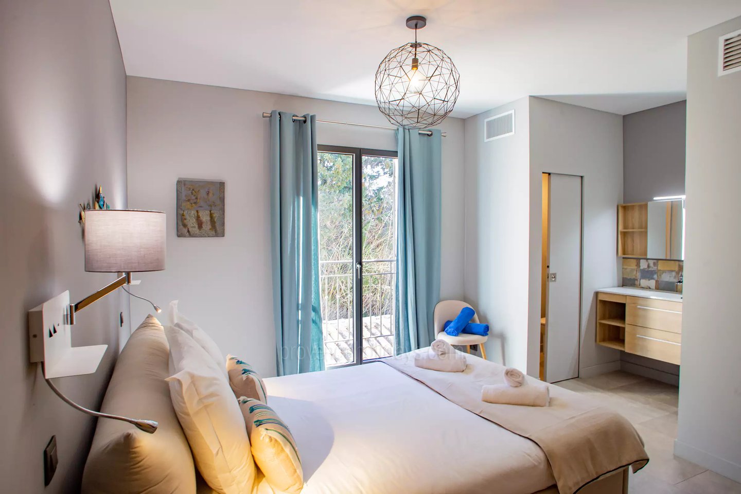 22 - Le Mas des Bories: Villa: Bedroom