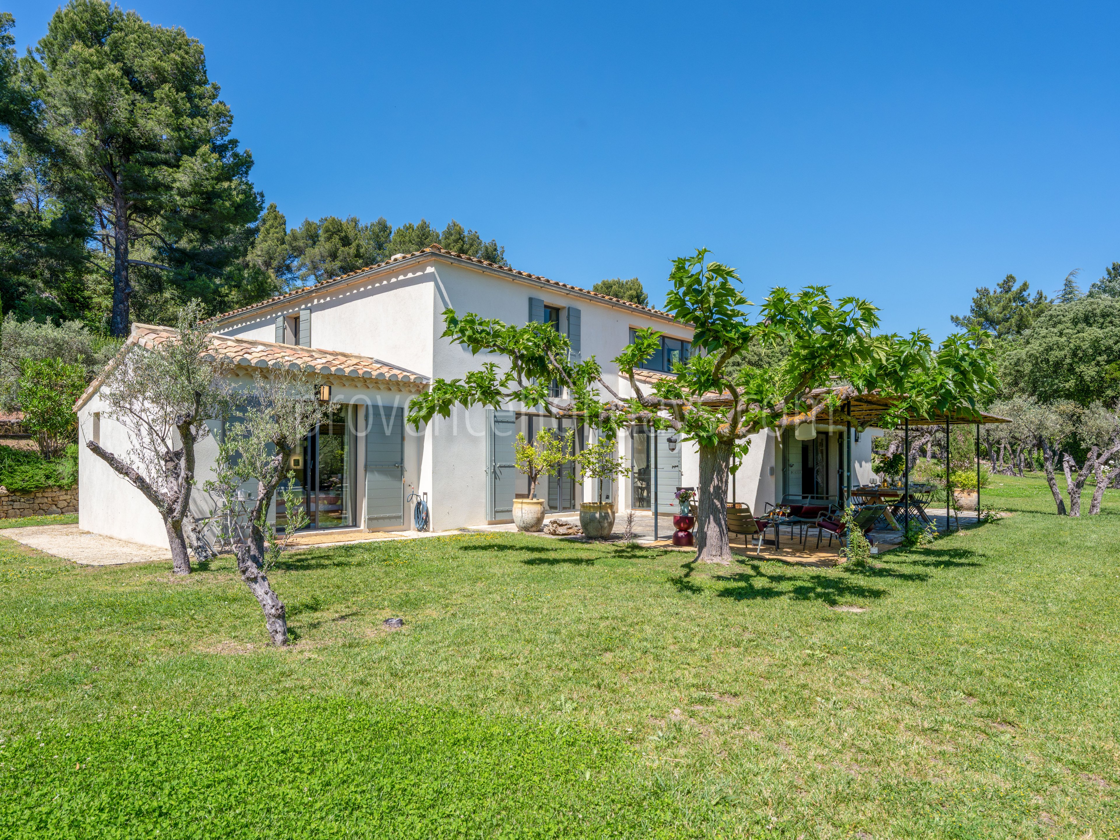 23 - Mas de la Burlande: Villa: Exterior