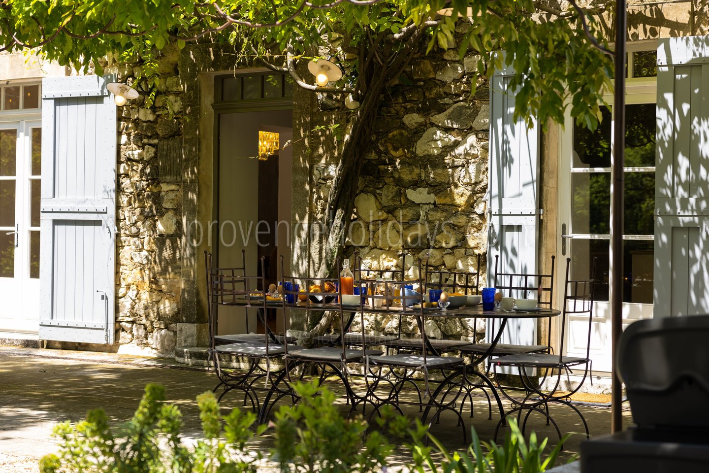 20 - Petite Bastide de Goult: Villa: Exterior