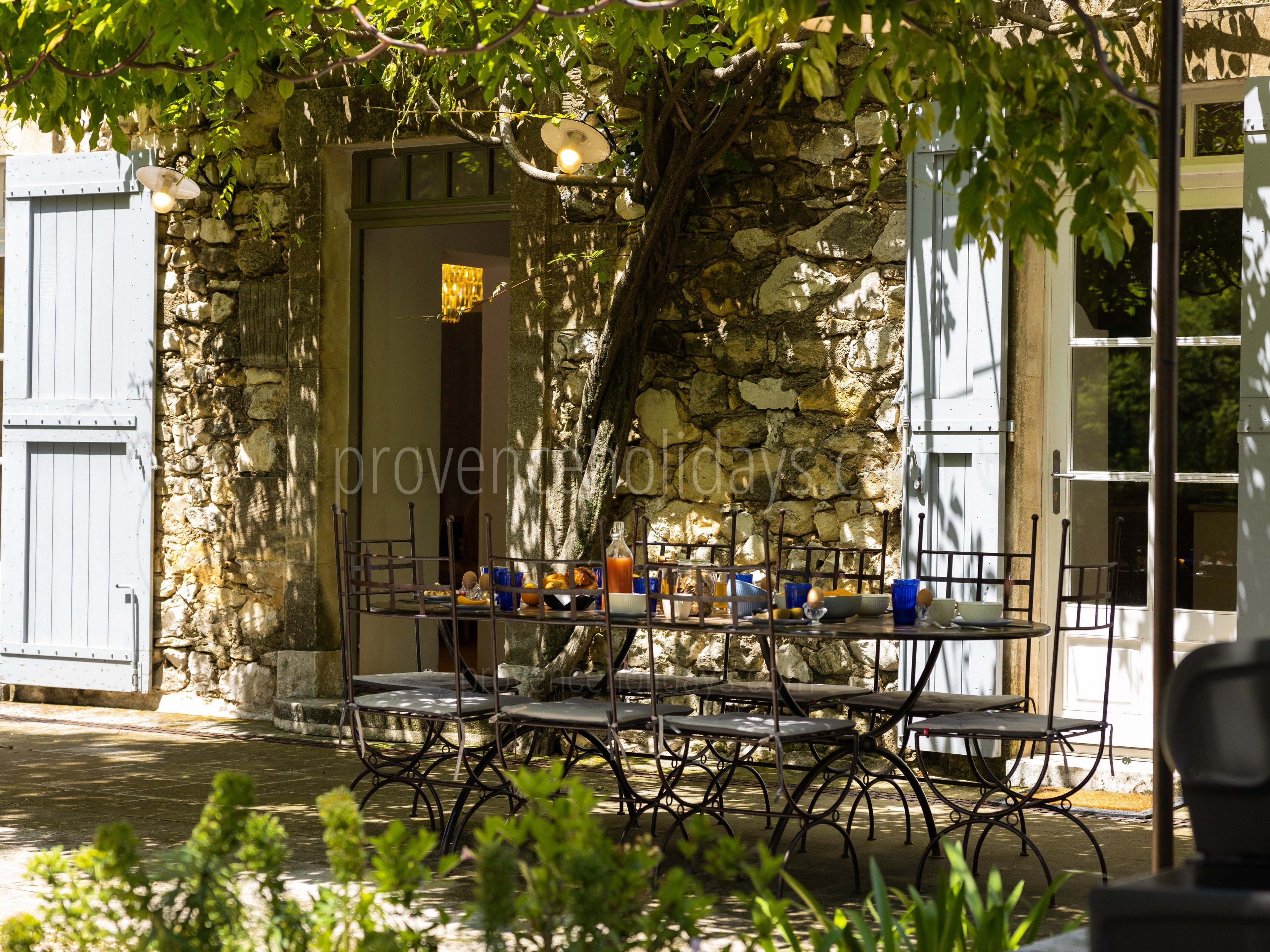 20 - Petite Bastide de Goult: Villa: Exterior