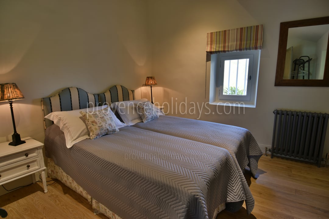 3 - Chez Emile: Villa: Bedroom