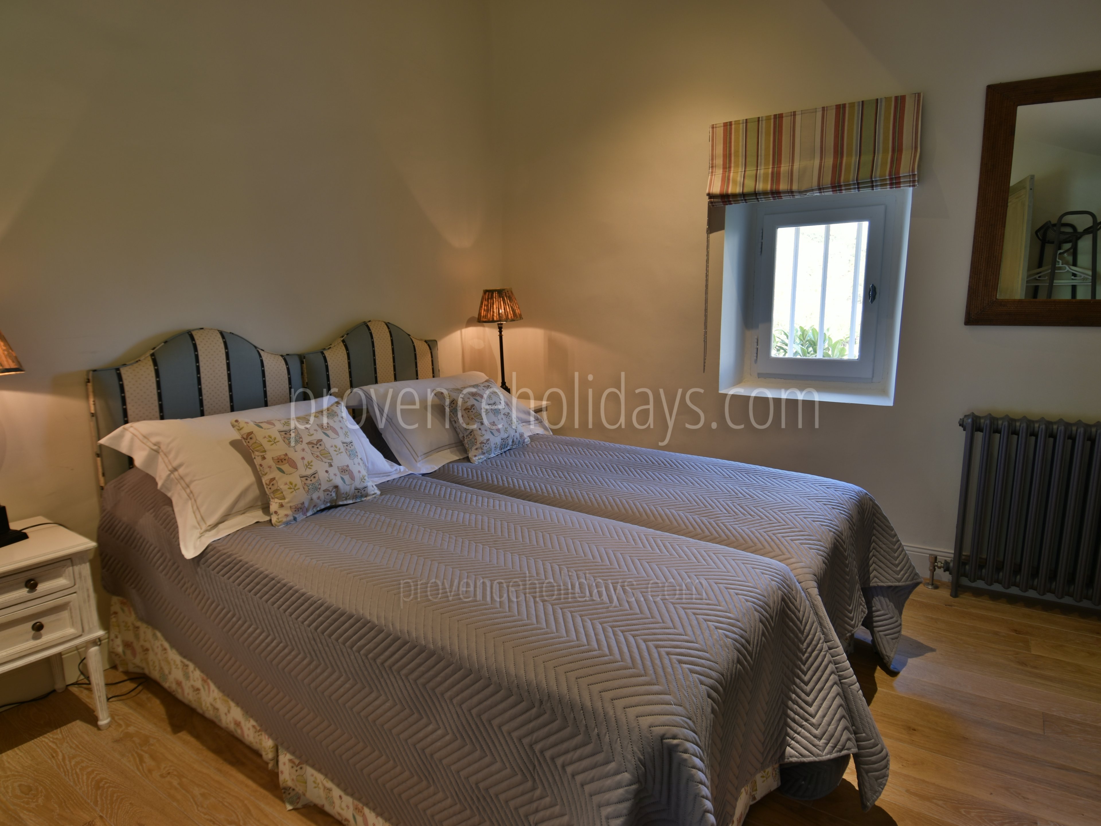3 - Chez Emile: Villa: Bedroom