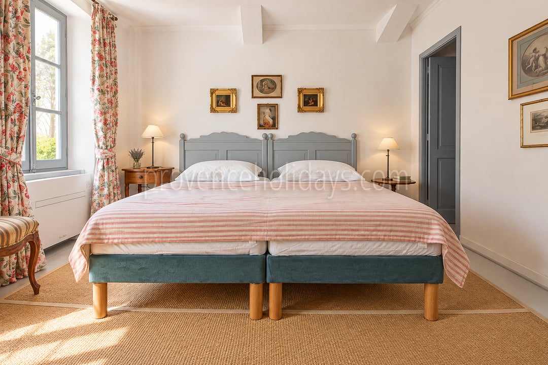 33 - Woning met een prachtig uitzicht in Aubignan: Villa: Bedroom