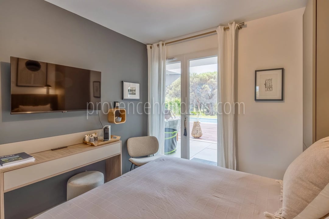 13 - Maison au Plan-de-la-Tour: Villa: Bedroom