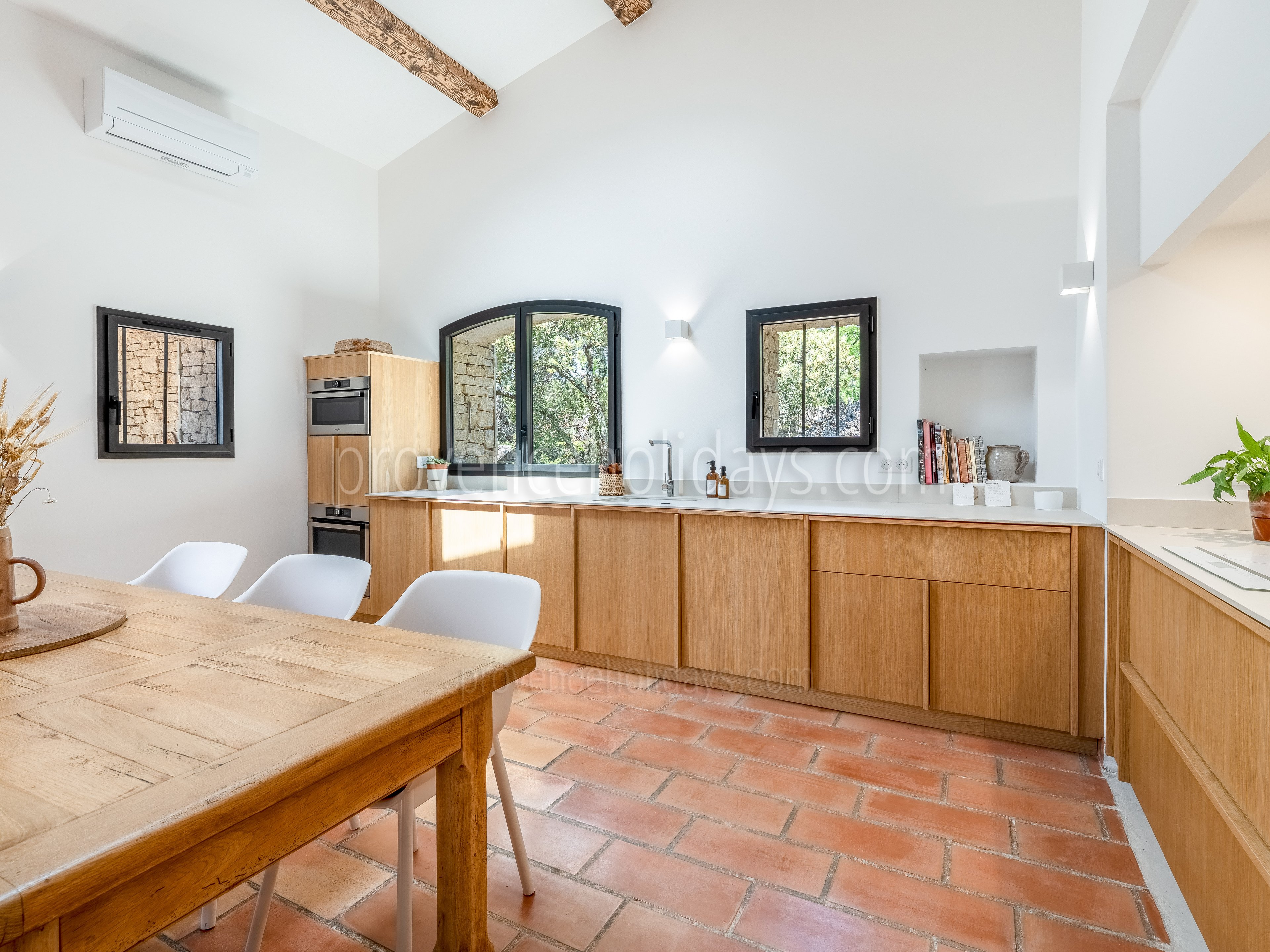 37 - Mas des Chênes Blancs: Villa: Interior