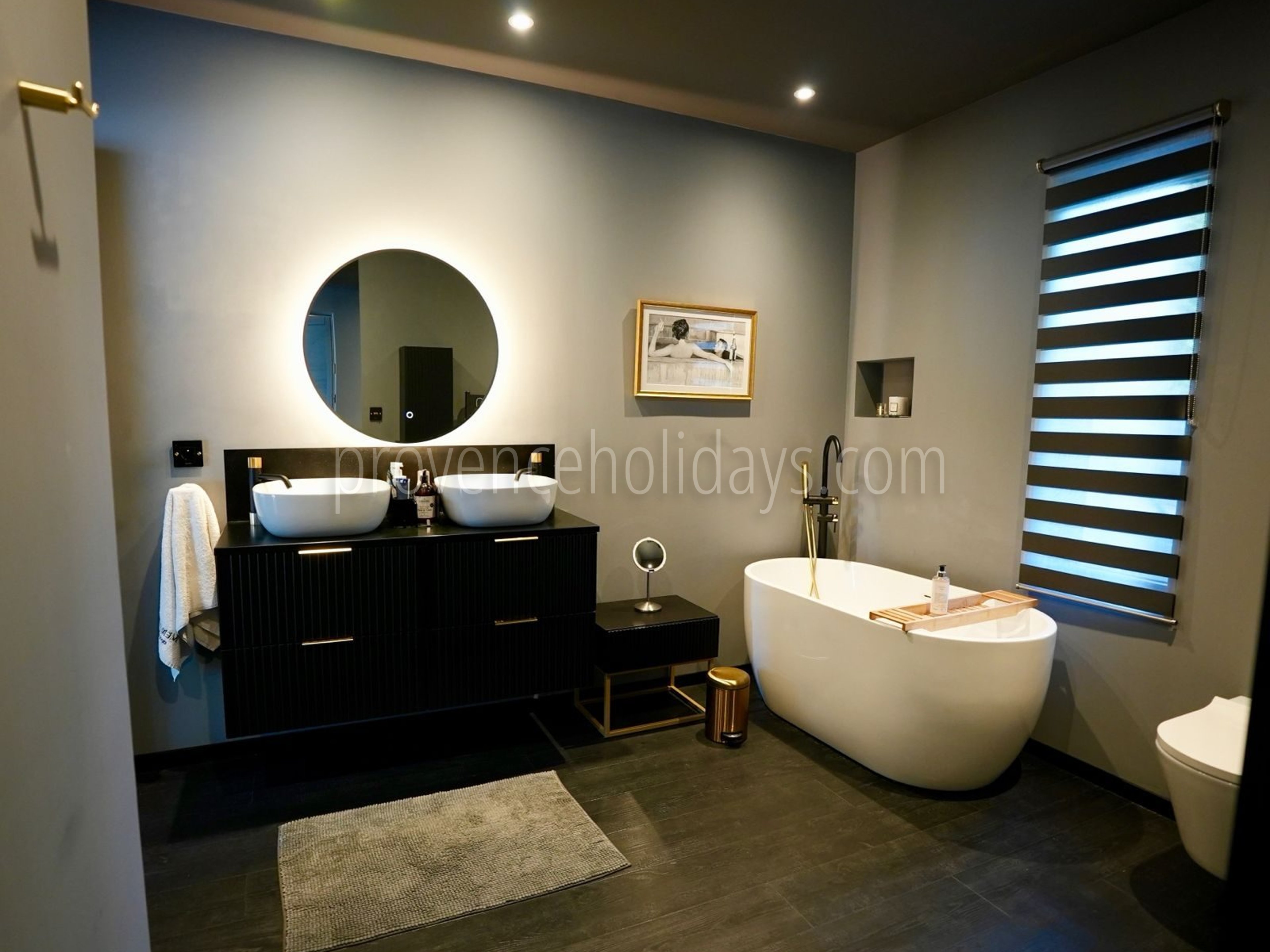 16 - Villa Romana: Villa: Bathroom