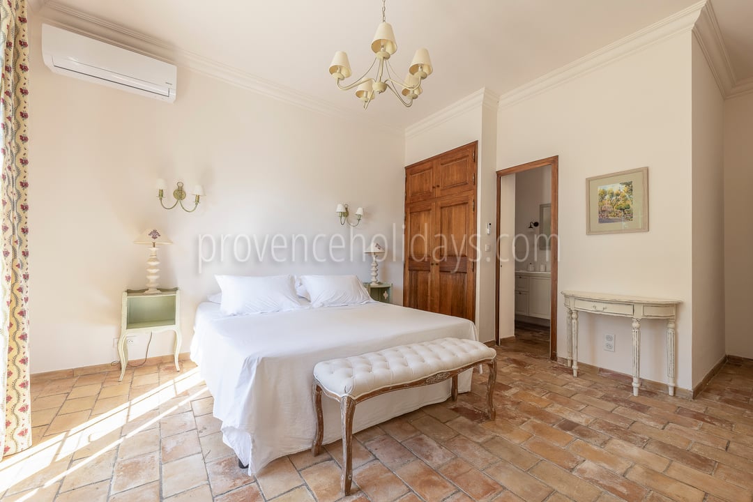 18 - Le Mas Olivia: Villa: Bedroom 2