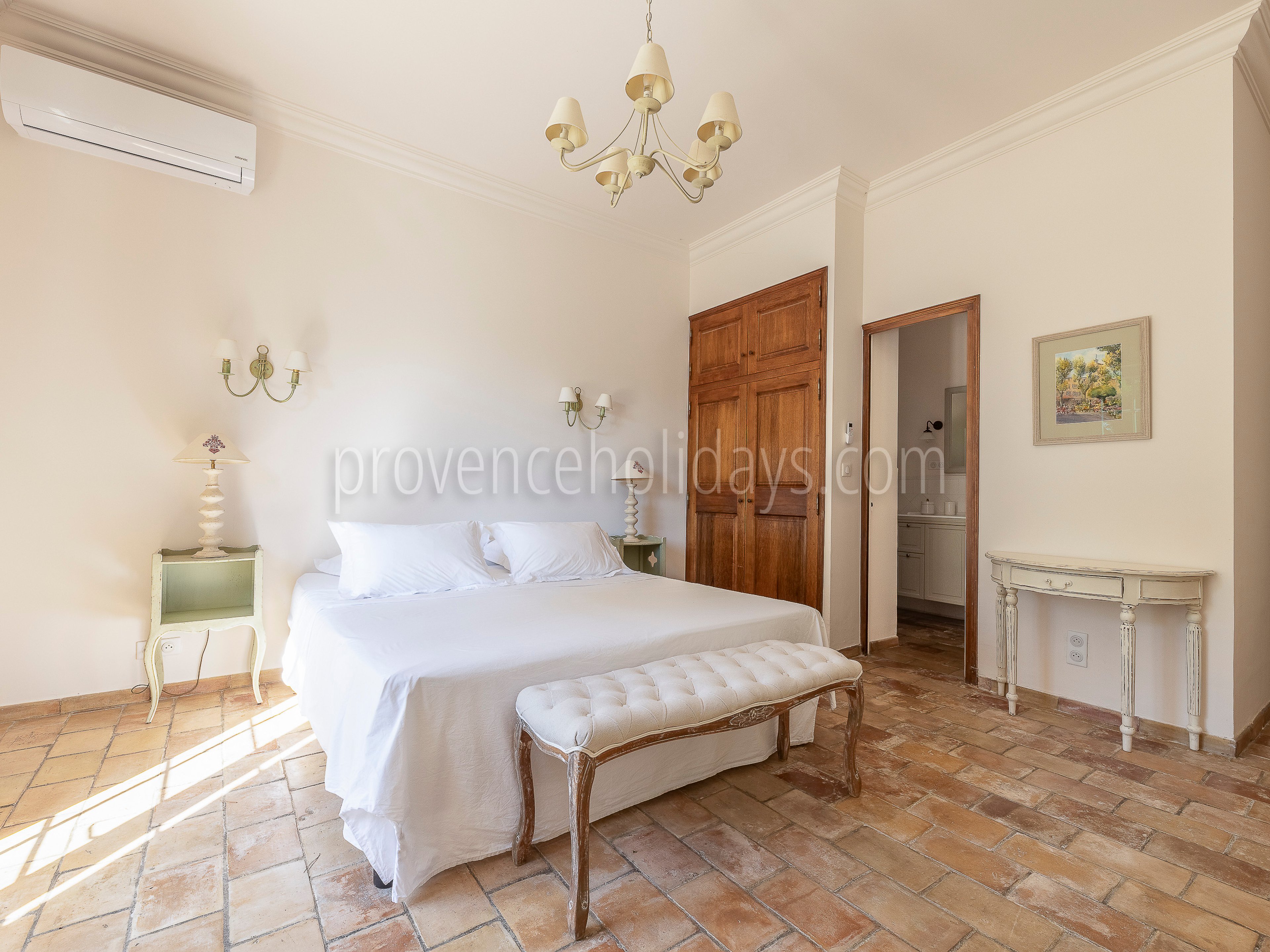 18 - Le Mas Olivia: Villa: Bedroom 2