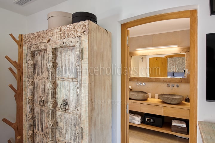 28 - Mas Spinelle: Villa: Interior