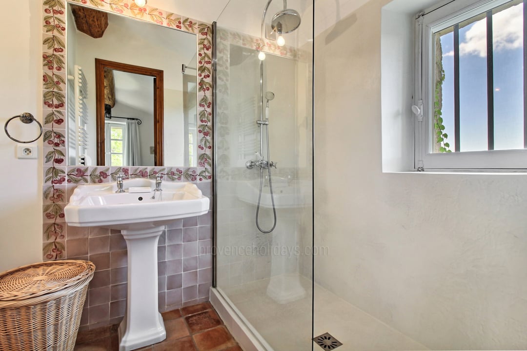 50 - Le Mas de Bonnieux: Villa: Bathroom