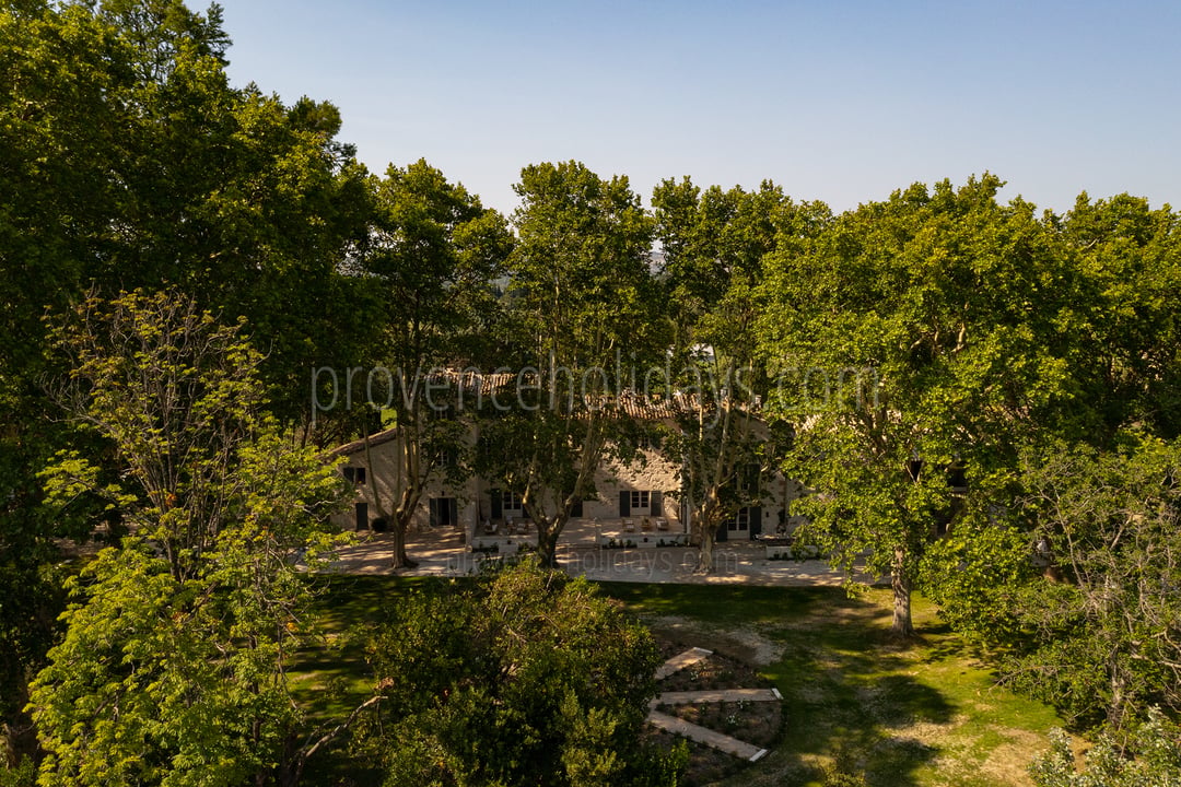 9 - Bastide Mouriès: Villa: Exterior
