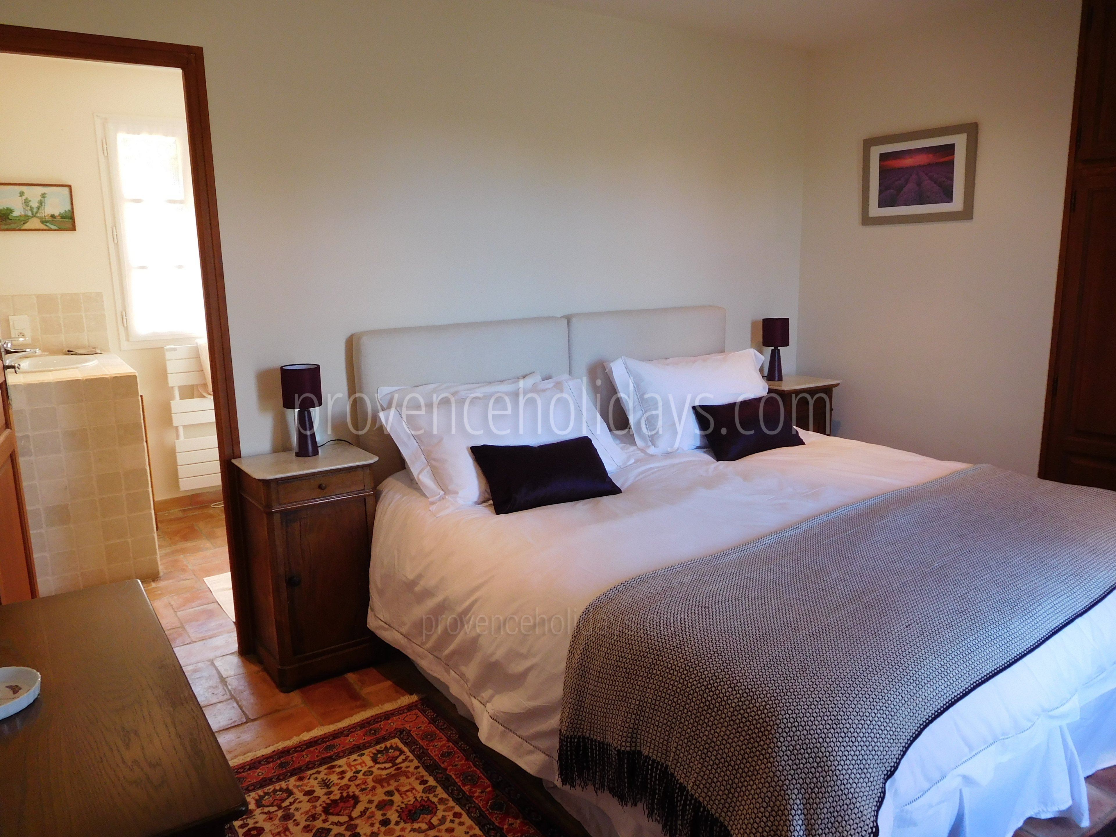 12 - Mas Lorgues: Villa: Bedroom